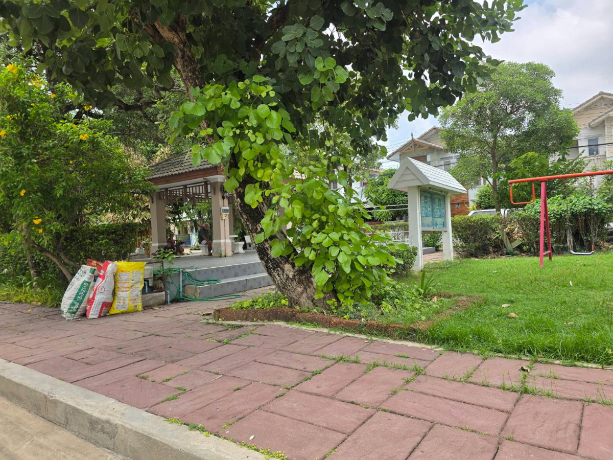 รูป ลดราคาพิเศษ..บ้านแฝด แต่งใหม่ทั้งหลัง หมู่บ้านฟ้าปิยรมย์ พฤกษ์วารี เฟส 7 ลำลูกกาคลอง6  บ้านติดหน้าสวน ถ. ลำลูกกา ตำบลบึงคำพร้อย อำเภอลำลูกกา ปทุมธานี  - รูปที่ 36/39