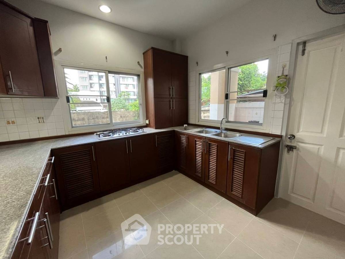 picture 6-BR House near BTS Phra Khanong (ID 946863) - 11/14