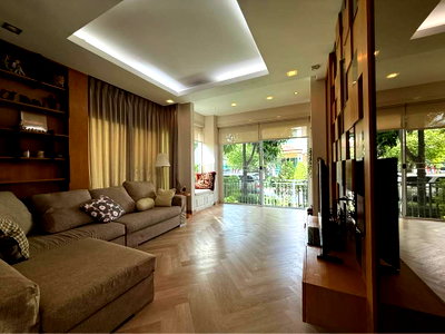 เช่าบ้านเดี่ยว กรุงเทพมหานคร : House for Rent – Corner Single House with Garden 