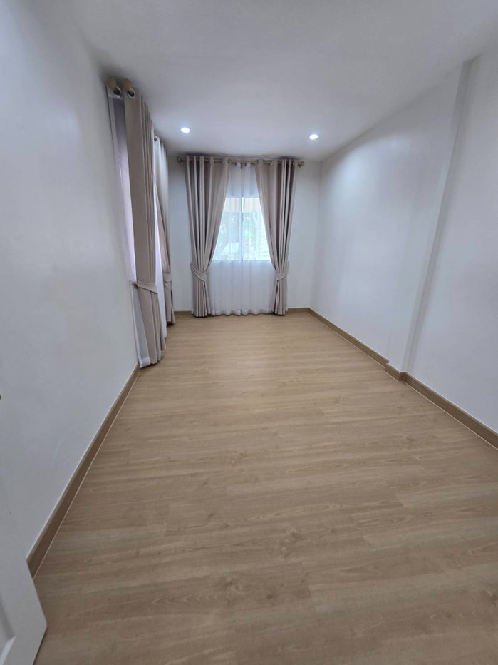 รูป ลดราคาพิเศษ..บ้านแฝด แต่งใหม่ทั้งหลัง หมู่บ้านฟ้าปิยรมย์ พฤกษ์วารี เฟส 7 ลำลูกกาคลอง6  บ้านติดหน้าสวน ถ. ลำลูกกา ตำบลบึงคำพร้อย อำเภอลำลูกกา ปทุมธานี  - รูปที่ 20/39