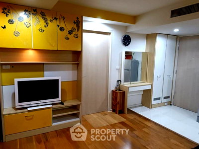 Condos for rent : 1-BR Condo at Focus On Saladaeng Condominium near MRT Si Lom (ID 551345)