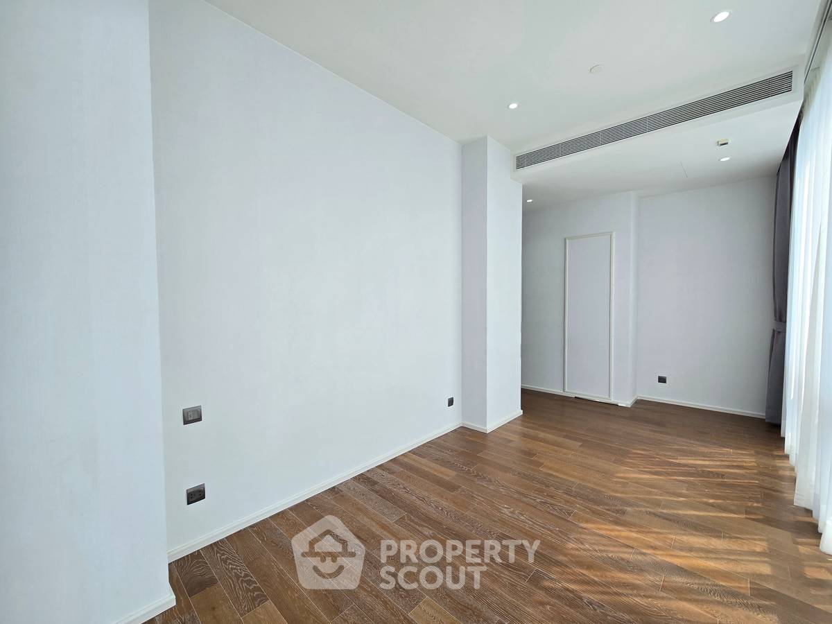 picture 2-BR Condo at Muniq Langsuan near BTS Ratchadamri (ID 2961978) - 5/13