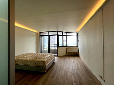 Condos for sale : Fully Renovated Condo, Never Occupied After Renovation
