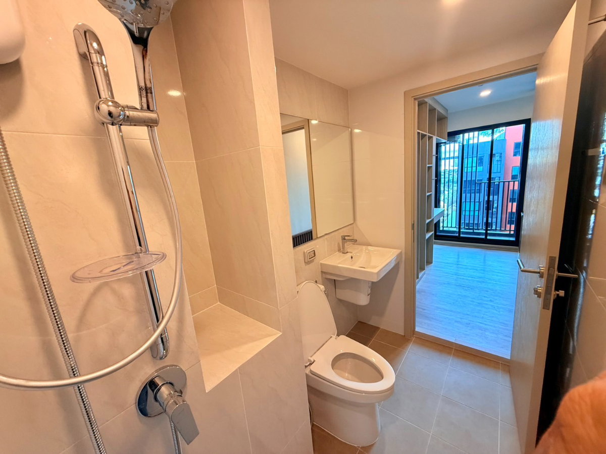 รูป Condo for RENT : Origin Play Sri Udom Station ( อนุญาติเลี้ยงสัตว์ )  𝐒𝐢𝐳𝐞 : 27.29 sqm.  𝐓𝐲𝐩𝐞 : 1 Bed 1 Bath  𝐅𝐥𝐨𝐨𝐫 : 8th  Building : D - รูปที่ 12/13