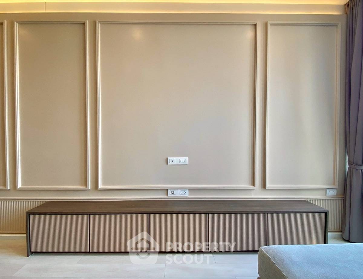 picture 1-BR Condo at Noble Ploenchit near BTS Phloen Chit (ID 2389374) - 2/9