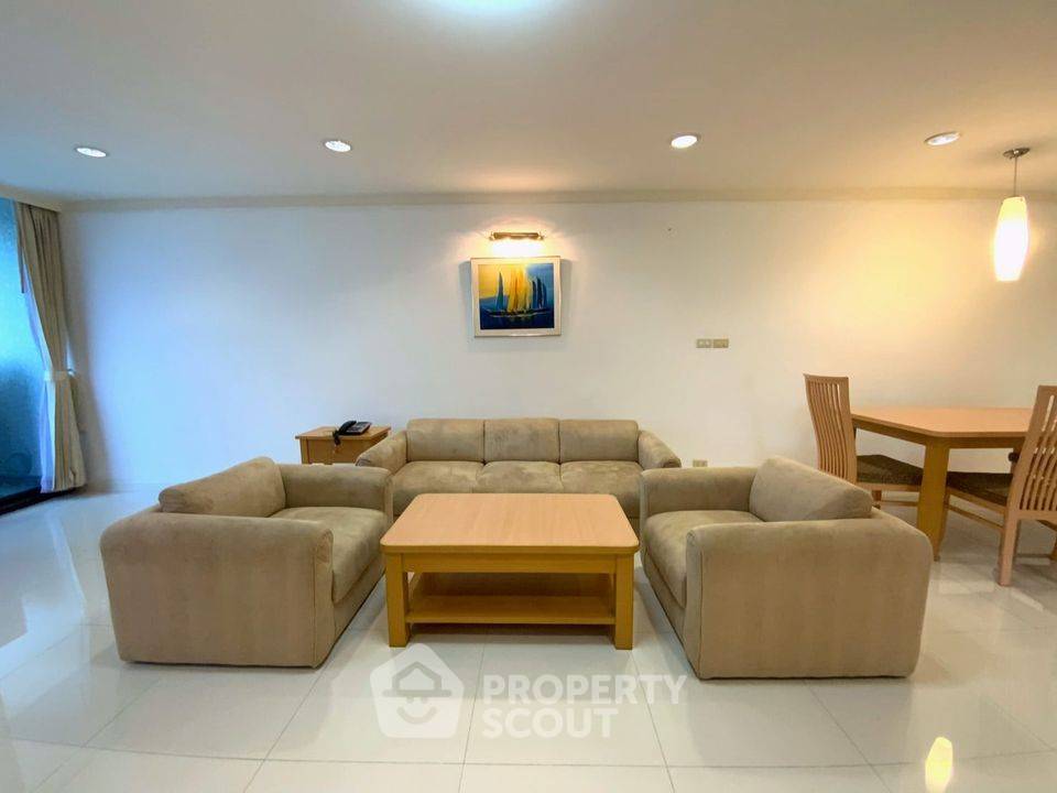 picture 2-BR Condo at Supalai Place Sukhumvit 39 near BTS Phrom Phong (ID 512809) - 2/14