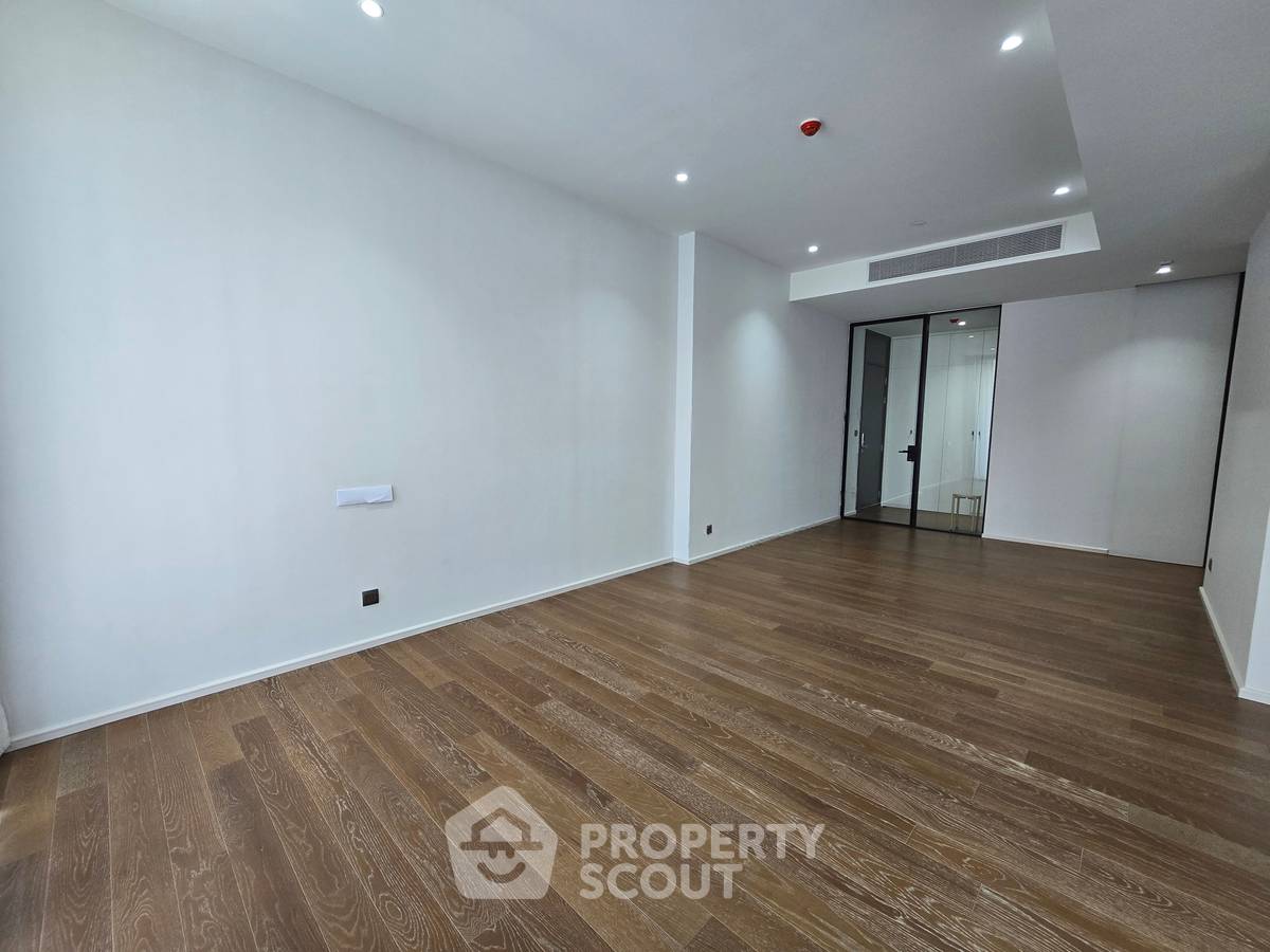 picture 2-BR Condo at Muniq Langsuan near BTS Ratchadamri (ID 2961978) - 6/13