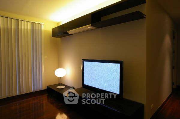 รูป คอนโด 2-ห้องนอน ที่ เออร์บานา สุขุมวิท 15 ใกล้ BTS นานา (ID 510161) - รูปที่ 2/18