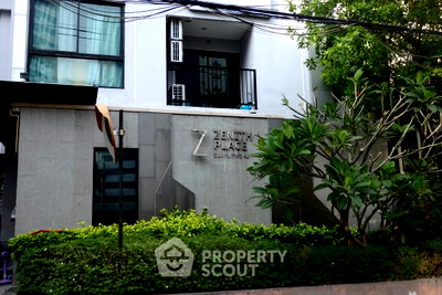 Condos for rent BTS Ekkamai : 1-BR Condo at Zenith Place Sukhumvit 42 Condominium near BTS Ekkamai (ID 887978)