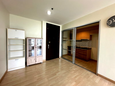 Condos for sale : For Sale by Owner | Rhythm Ratchada Condo 46 sq.m. | Only 100m to MRT Ratchadapisek – Perfect for privacy and fast city connections.