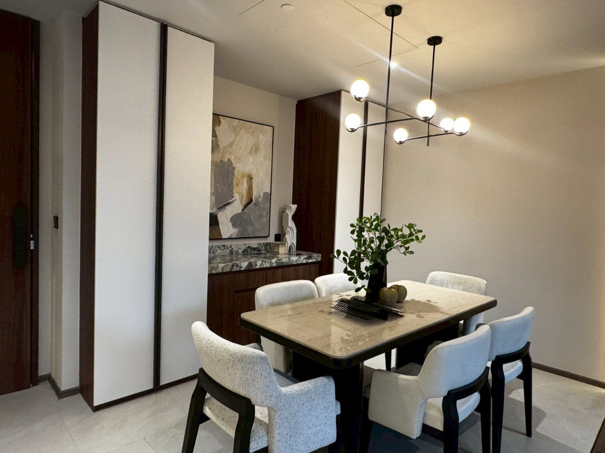 รูป LTHC15627 - Luxury Condo for Sale Silom - Sathorn | Spacious Residence with Home Office | Near BTS Sala Daeng | 34.8 MB - รูปที่ 6/6