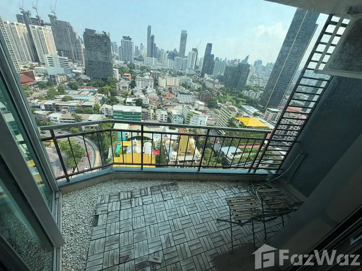 picture Corner Unit 2-Bed Condo for Sale at Supalai Park Ekkamai 6427886 - 11/11