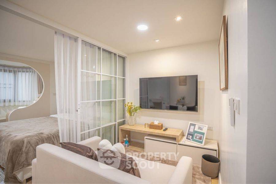 picture 1-BR Condo For Sale At Hillside Condominium 2, Near Nimmanhaemin (ID 2143630) - 4/10