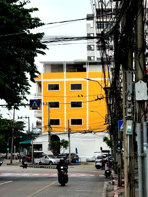 Shophouses for rent วิทยาลัยแพทย์ศาสตร์พระมงกุฎเกล้า : Shophouse renovated ready to use in Dusit distric. Among public agent, High income neighbour.