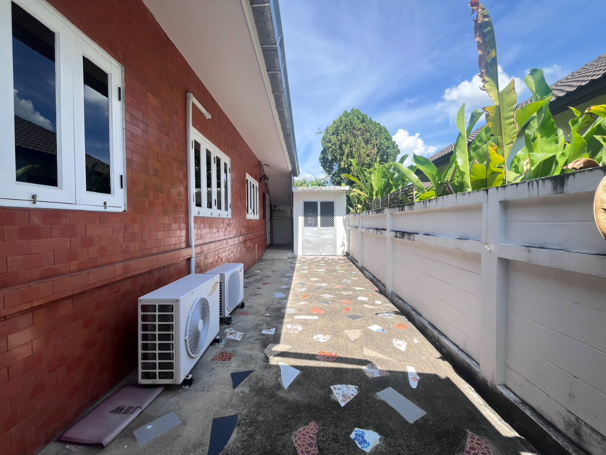 รูป 🏡 บ้านเช่าทำเลทอง! ใกล้เทศบาลสันผักหวาน & รร.นานาชาติลานนา ✨ - รูปที่ 4/25