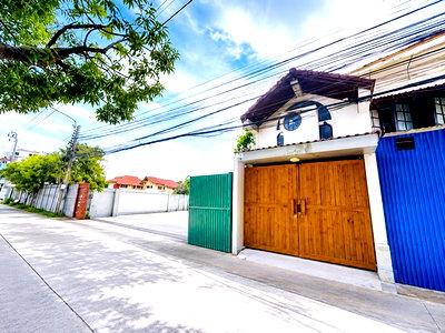 เช่าบ้านเดี่ยว วิทยาลัยพณิชยการบางนา : ถนนสุขุมวิท 62-68 บ้าน 2ชั้น AIRBNB โฮมออฟฟิศ 7นอน 4น้ำ ใกล้ BTS อุดมสุข 390 ม. พื้นที่ 56 ตร.ว. 300ตรม.