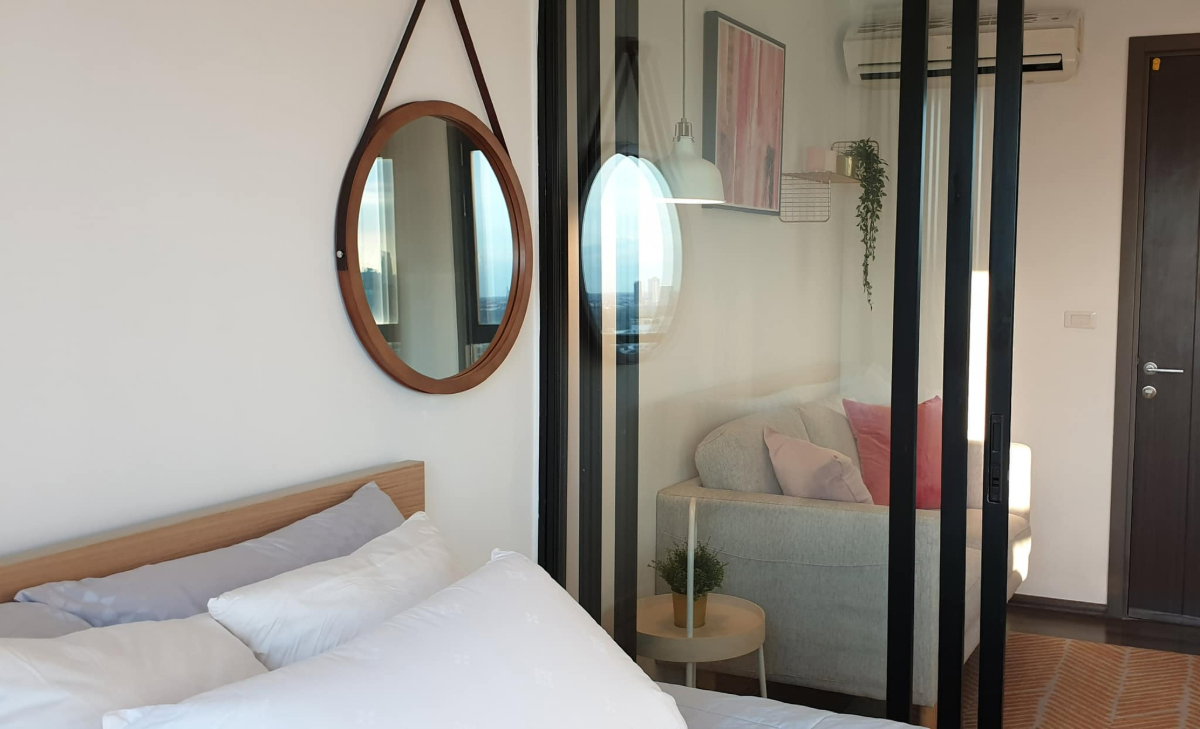รูป P-49546 — ให้เช่าคอนโด ชั้น 39 The Base Park West Sukhumvit 77 1 ห้องนอน วิวเมืองและโค้งน้ำเจ้าพระยา ใกล้ BTS อ่อนนุช 085-592-2897 Line: @easythaihome - รูปที่ 1/7