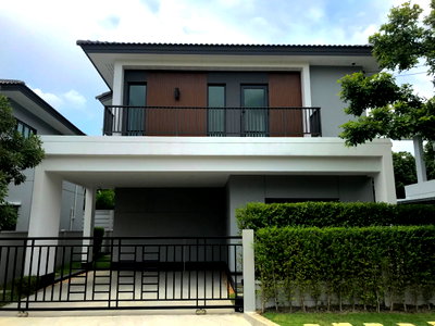 Houses for sale : ✅ Single house for sale Full set of built-in decorations Near the Purple Line and Central Westville ✅ Centro Maha Chetsadabodindranusorn Bridge 2