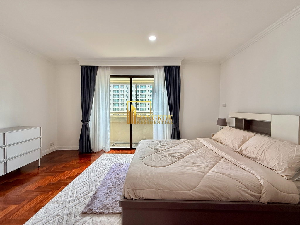 รูป Baan Suanpetch | Modernized 3 Bed Condo in Phrom Phong - BR61457CD - รูปที่ 13/34