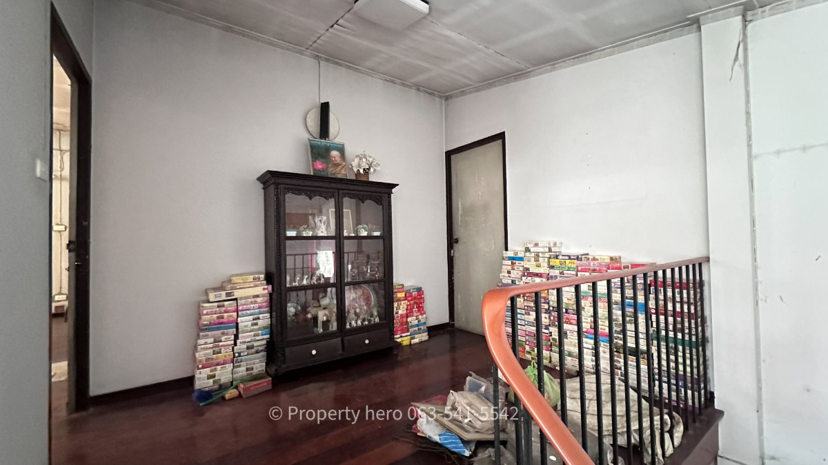 picture House for Rent + Large Land Plot in the Heart of Inthamara 67,000 THB/month - 16/36