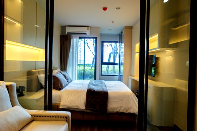 Condos for rent : P-52131 — For Rent: IDEO Chula-Samyan Condo Building A 11th Floor 2 Beds 2 Baths City View Near MRT Sam Yan. 085-592-2897 Line: @easythaihome