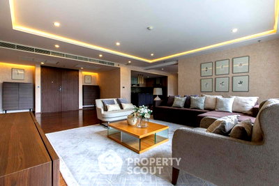 Condos for rent Silom Complex Department Store : 4-BR Condo at The Hudson Sathorn 7 near BTS Chong Nonsi (ID 1519088)