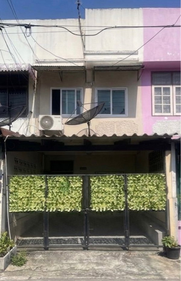 รูป ทาวน์เฮ้าส์ หมู่บ้านรุ่งเรืองเฮ้าส์  พหลโยธิน 54 ขายต่ำกว่าราคาตลาด (17.9 ตร.วา 2 นอน 2 น้ำ) - รูปที่ 1/10