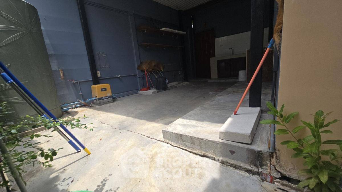 picture 4-BR Townhouse in Hua Mak (ID 1595971) - 5/17