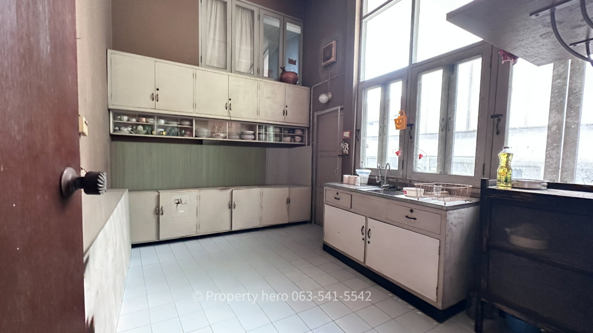 picture House for Rent + Large Land Plot in the Heart of Inthamara 67,000 THB/month - 18/36