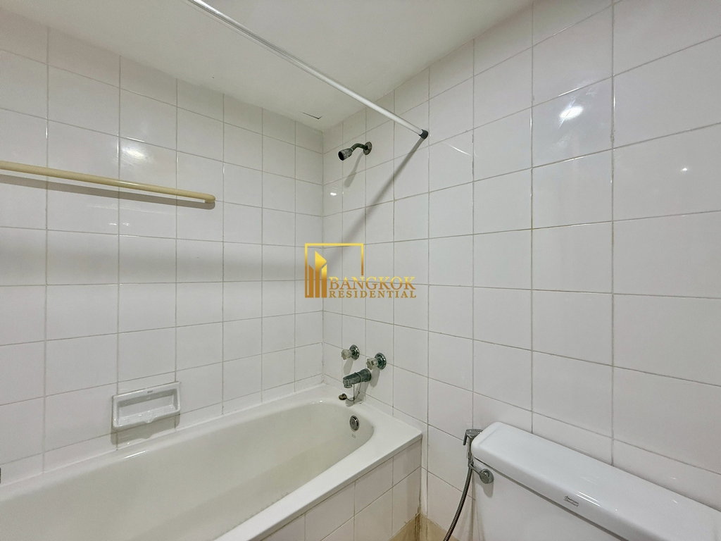 รูป Baan Suanpetch | Modernized 3 Bed Condo in Phrom Phong - BR61457CD - รูปที่ 12/34