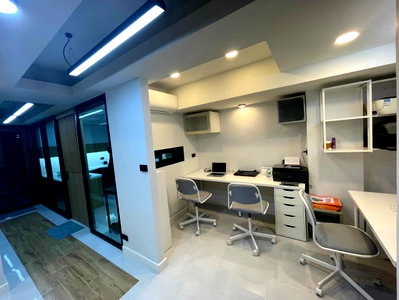 Townhouses for rent ม.นานาชาติแสตมฟอร์ด : 🏡 HF082 | For Rent: 2-Story Luxury Townhome / Executive Home Office at Ramkhamhaeng | 450m to Orange Line!
