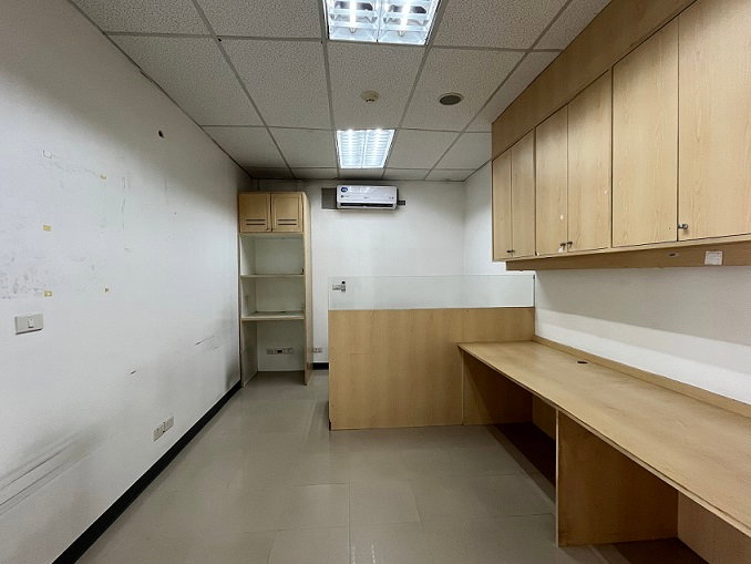 รูป อาคารสำนักงาน 2 ชั้น บนถนนสมบูรณ์กุล ราชบุรี รหัส 68-00184 หรือ 31542-0001 ติดต่อคุณสุชาติ - รูปที่ 10/15