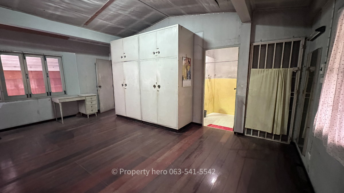 picture House for Rent + Large Land Plot in the Heart of Inthamara 67,000 THB/month - 13/36