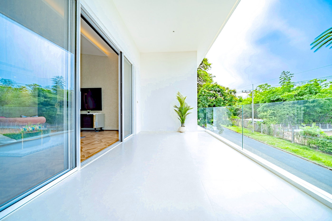รูป Huay Yai East Pattaya Luxury 3 Storey Villa for Sale - รูปที่ 26/30