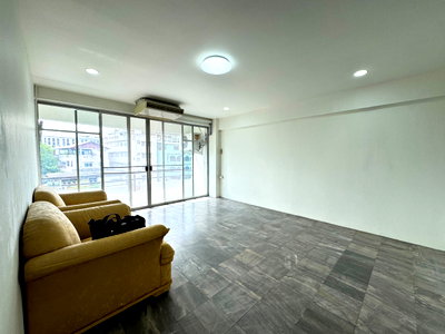 Condos for sale : ✅ Penthouse condo for sale, corner room, next to Union Mall, near MRT Phahon Yothin 300 meters ✅ Exclusive Place Ladprao