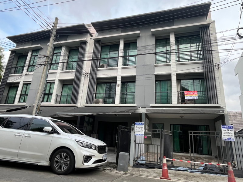 Home office for sale : Baan Klang Muang Ngamwongwan Bangkok