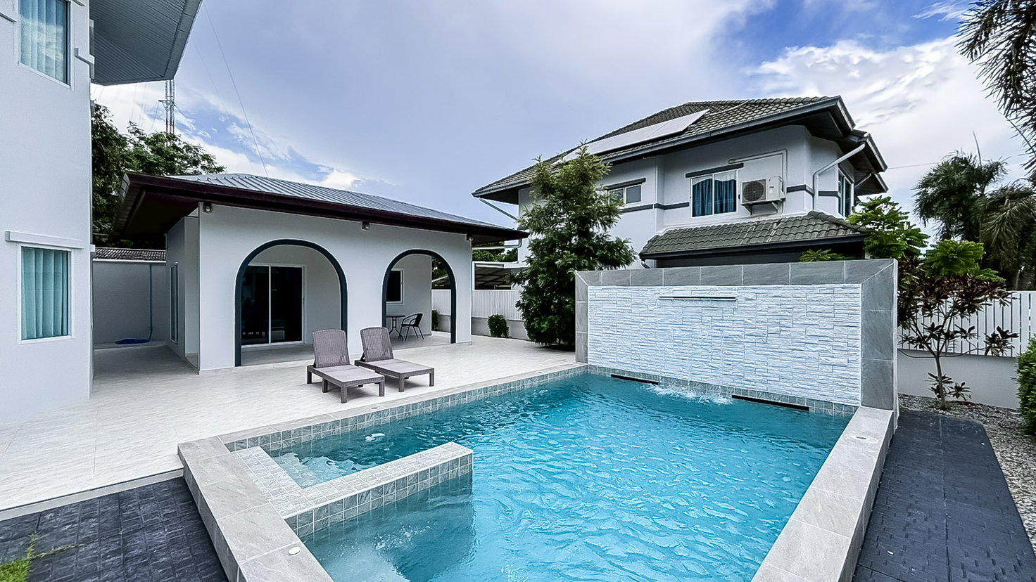 picture Luxury Renovated Pool Villa for Rent East Pattaya - 2/22