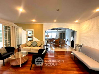 Condos for rent : Pet-Friendly 3-BR 170 Sqm Siam Penthouse 2, 400m to MRT Lumphini (ID 2964364)