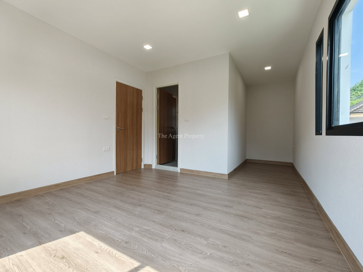 รูป ขายบ้านรีโนเวทใหม่ ลดาวัลย์ ปิ่นเกล้า-บรมราชชนนี หลังริม เนื้อที่ 117 ตร.ว. 4 นอน 4 น้ำ ลดทันที 3 ล้าน เหลือ 9.9 ล้าน - รูปที่ 38/55