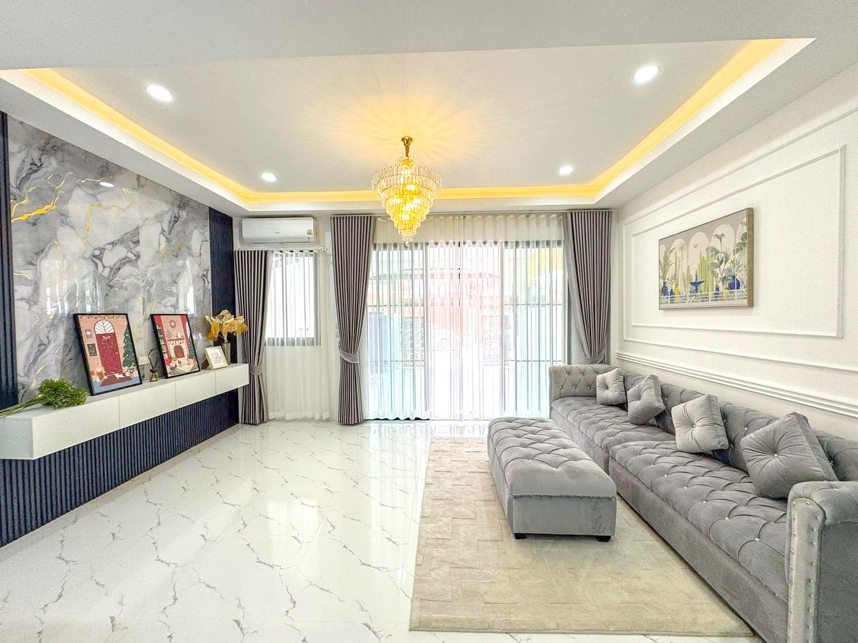 รูป Renovated Townhouse for Sale East Pattaya - รูปที่ 1/9