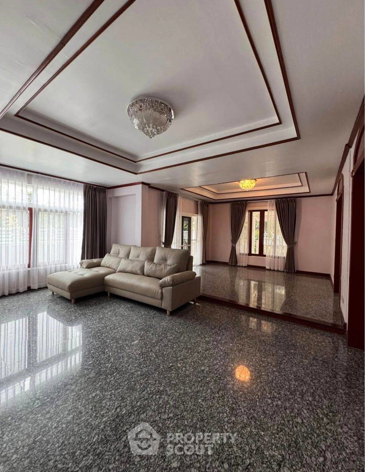 รูป บ้าน 4-ห้องนอน ใกล้ ลาซาล (ID 2965354) - รูปที่ 13/19