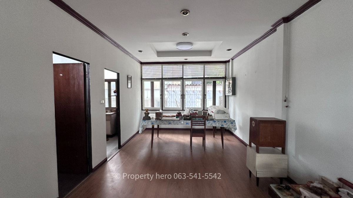 picture House for Rent + Large Land Plot in the Heart of Inthamara 67,000 THB/month - 23/36