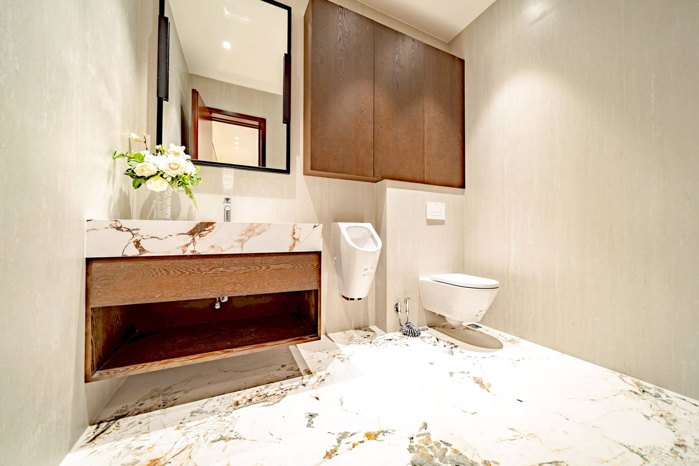 รูป Huay Yai East Pattaya Luxury 3 Storey Villa for Sale - รูปที่ 25/30