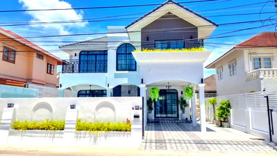 Houses for sale Bang Lamung Chonburi : Luxury Pool Villa for Sale Khao Noi  East Pattaya