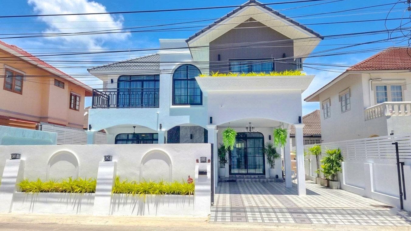 picture Luxury Pool Villa for Sale Khao Noi East Pattaya - 1/9