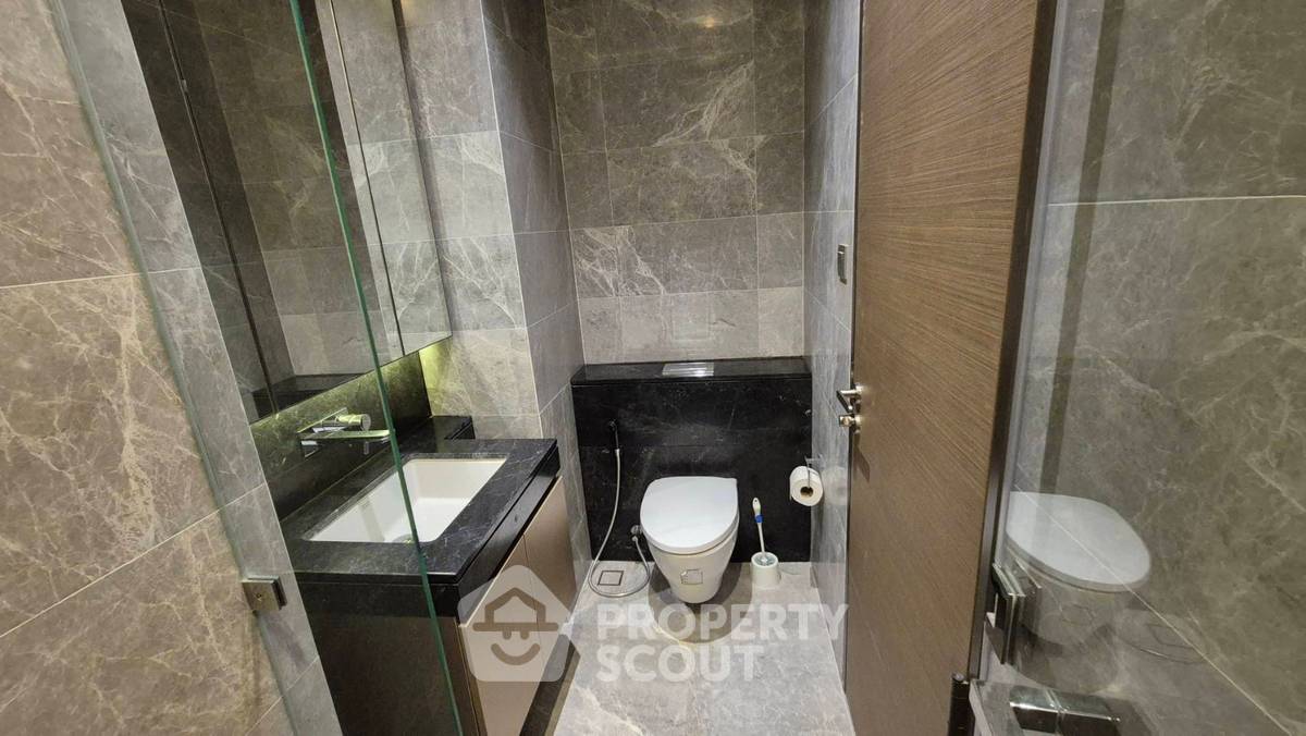 picture 2-BR Condo at 28 Chidlom near BTS Chit Lom (ID 2943852) - 10/16