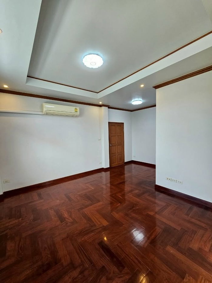 รูป WS7647 🏡✨ ให้เช่า บ้านเดี่ยวหลังใหญ่ ลาดพร้าว 93  ในพื้นที่ 111 ตร.ว. เลี้ยงสัตว์ได้  🐶🐱 เพียง  15.5 ล้านบาท - รูปที่ 21/22