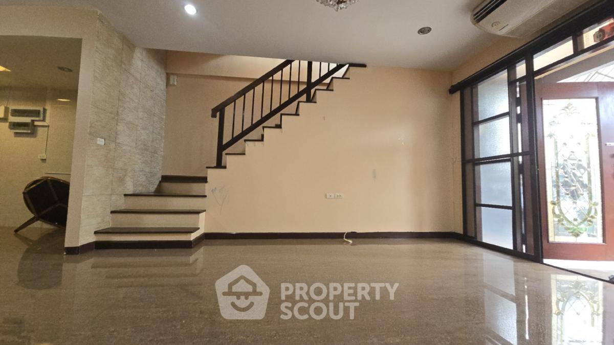 picture 4-BR Townhouse in Hua Mak (ID 1595971) - 17/17
