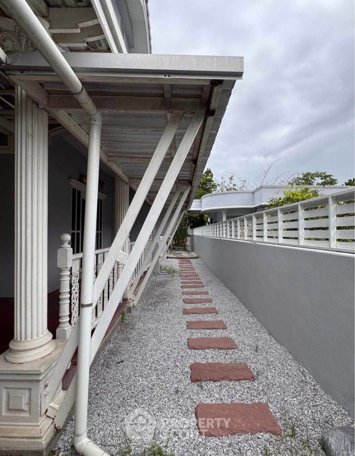 รูป บ้าน 4-ห้องนอน ใกล้ ลาซาล (ID 2965354) - รูปที่ 3/19