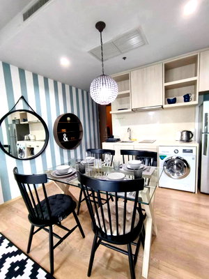 Condos for rent : Noble refine sukhumvit 26 condo for rent with bathtub and full furnished 
